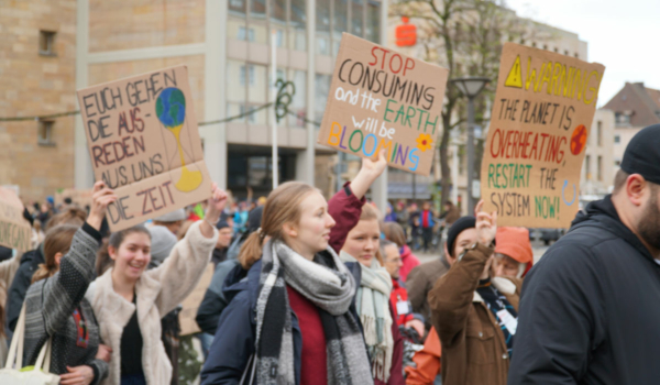 Eine Fridays For Future Demo. Symbolbild: Christoph Wiedemann