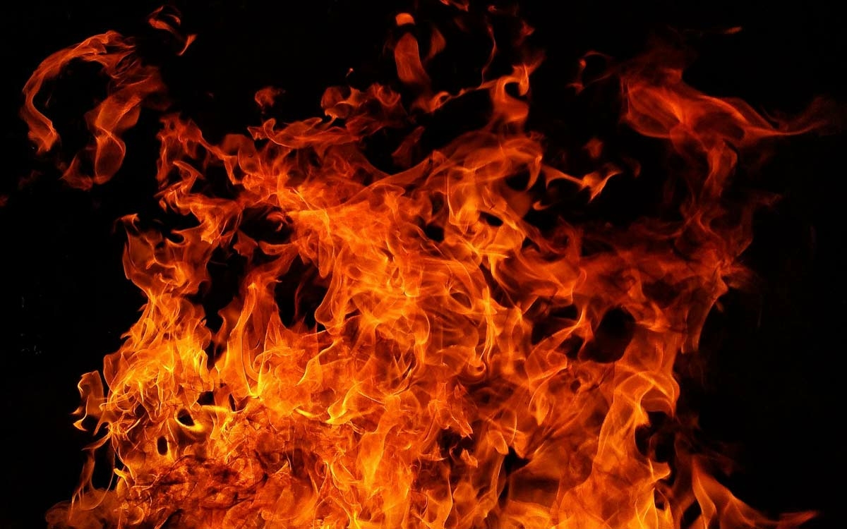 In Grafengehaig ermittelt die Kripo zur Brandursache. Symbolbild: Pixabay