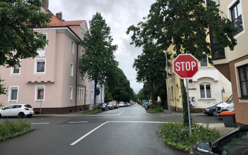 Der 39-Jährige missachtete das Stoppschild in der Munckerstraße und sorgte so für einen Unfall. Foto: Stefanie Schweinstetter
