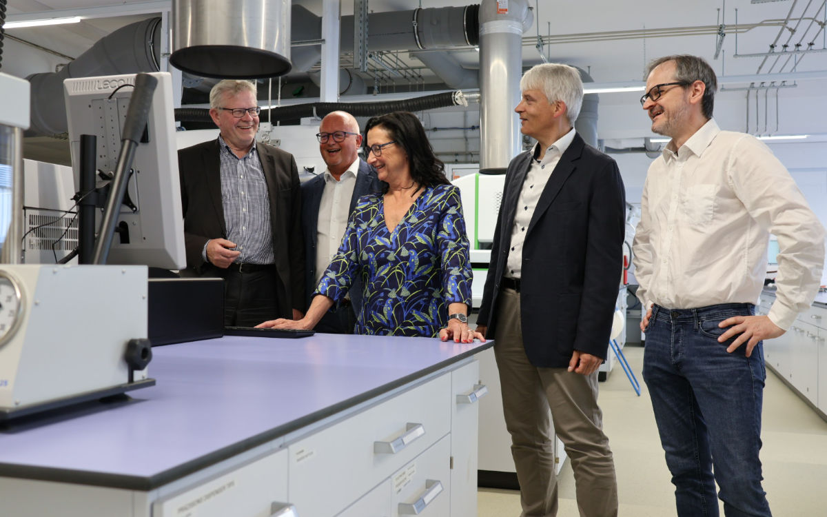 Neues Forschungslabor in Bayreuth eröffnet