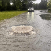 Aus Neudrossenfeld und Heinersreuth werden erste Überschwemmungen gemeldet. Der Dauerregen hält an. Quelle: News5