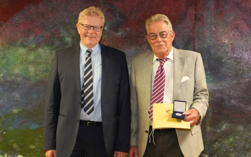 Dietbert Loher erhielt die silberne Bayreuth Medaille für sein Engagement. Foto: Stadt Bayreuth