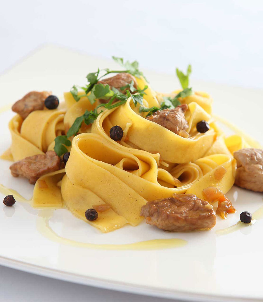 Pappardelle Cinghiale © Thomas Göb | La Perla del Gusto / Adobe Stock