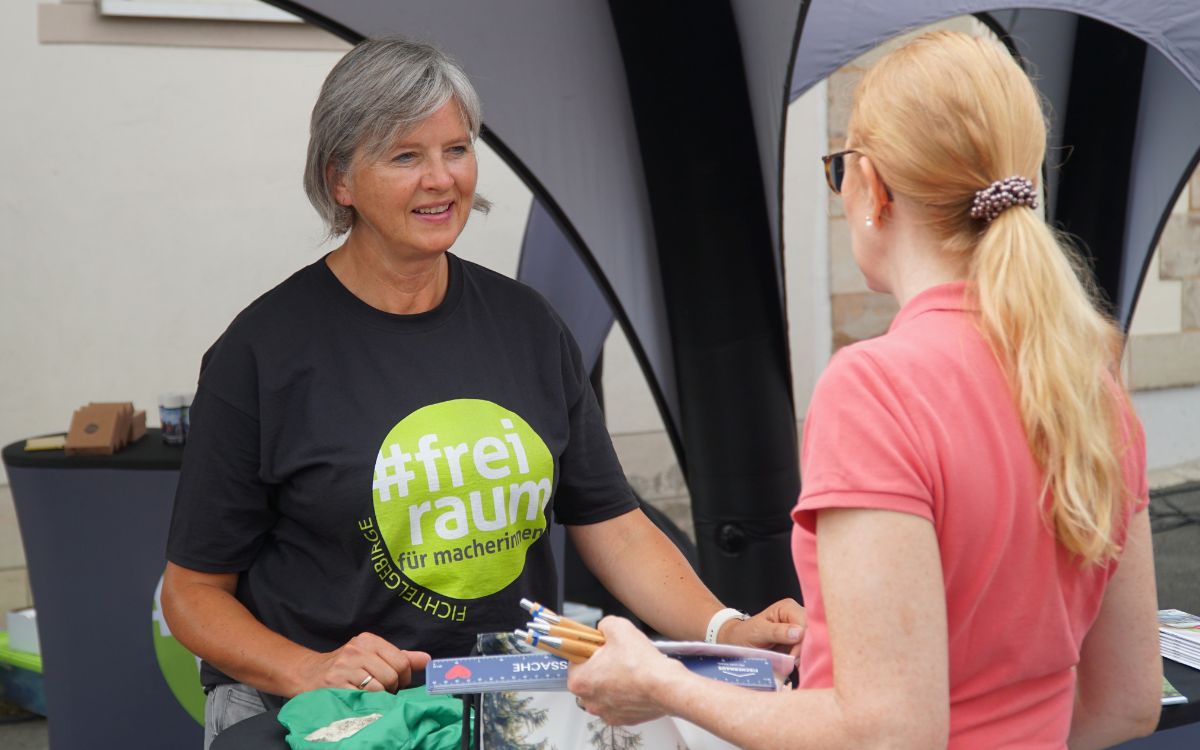 Vereine, Unternehmen und mehr stellen sich beim Fest vor. ©Katharina Müller-Sanke