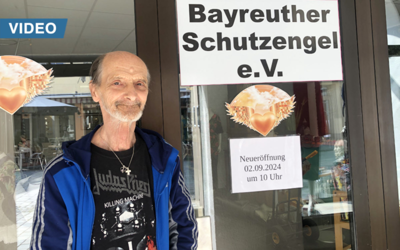 Detlef Dehnert freut sich in der Sophienstraße 8 auf neue und bekannte Gesichter. Foto: Stefanie Schweinstetter